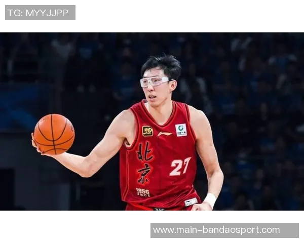 周琦半场表现惊艳7分钟内高效拿下9分2板1断展现实力