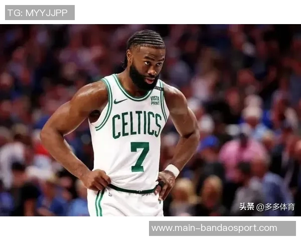 末节狂砍13分杰伦布朗全场33投14中豪取33分12篮板3助攻2抢断1盖帽