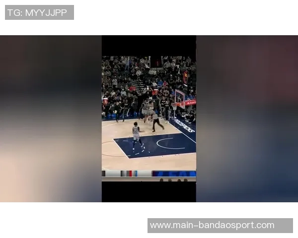 文班半场示意哈珀空接成功引发全场惊叹瞬间